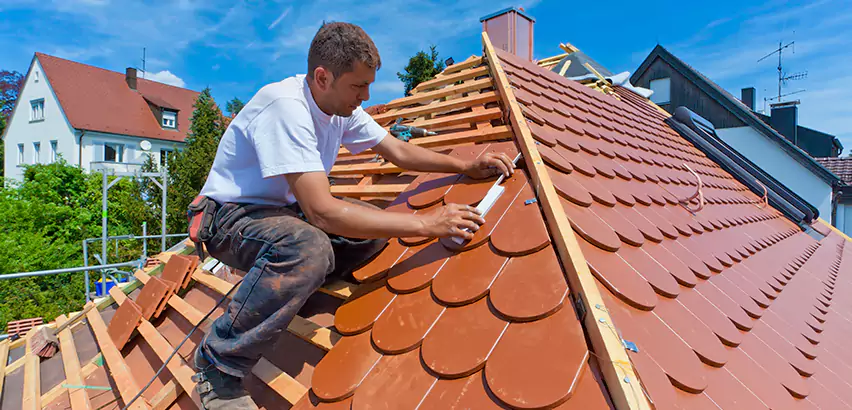 Broken and Cracked Tile Repair in Woodridge